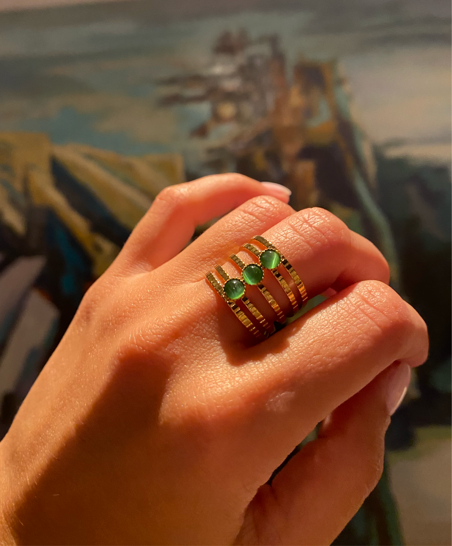 Bague Vela dorée avec perles vertes ajustable