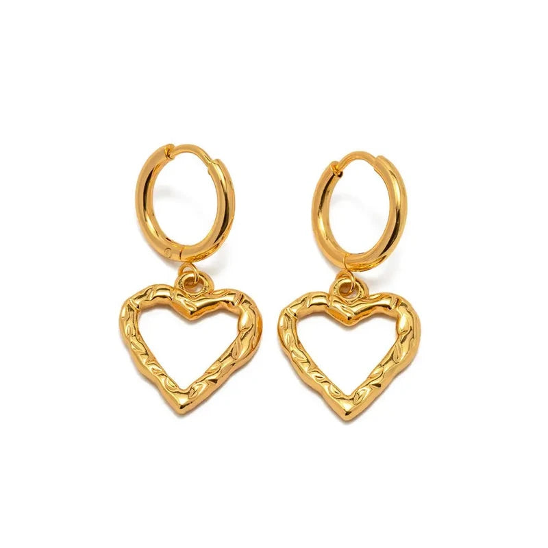Boucles d’oreilles « Ama » acier inoxydable doré cœurs