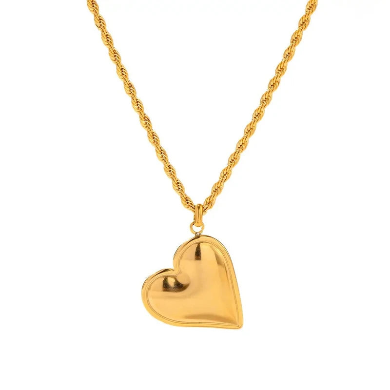 Collier "Amor" en acier inoxydable doré avec pendentif cœur