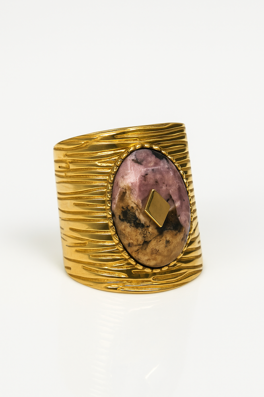 Bague Inaya dorée et pierre naturelle
